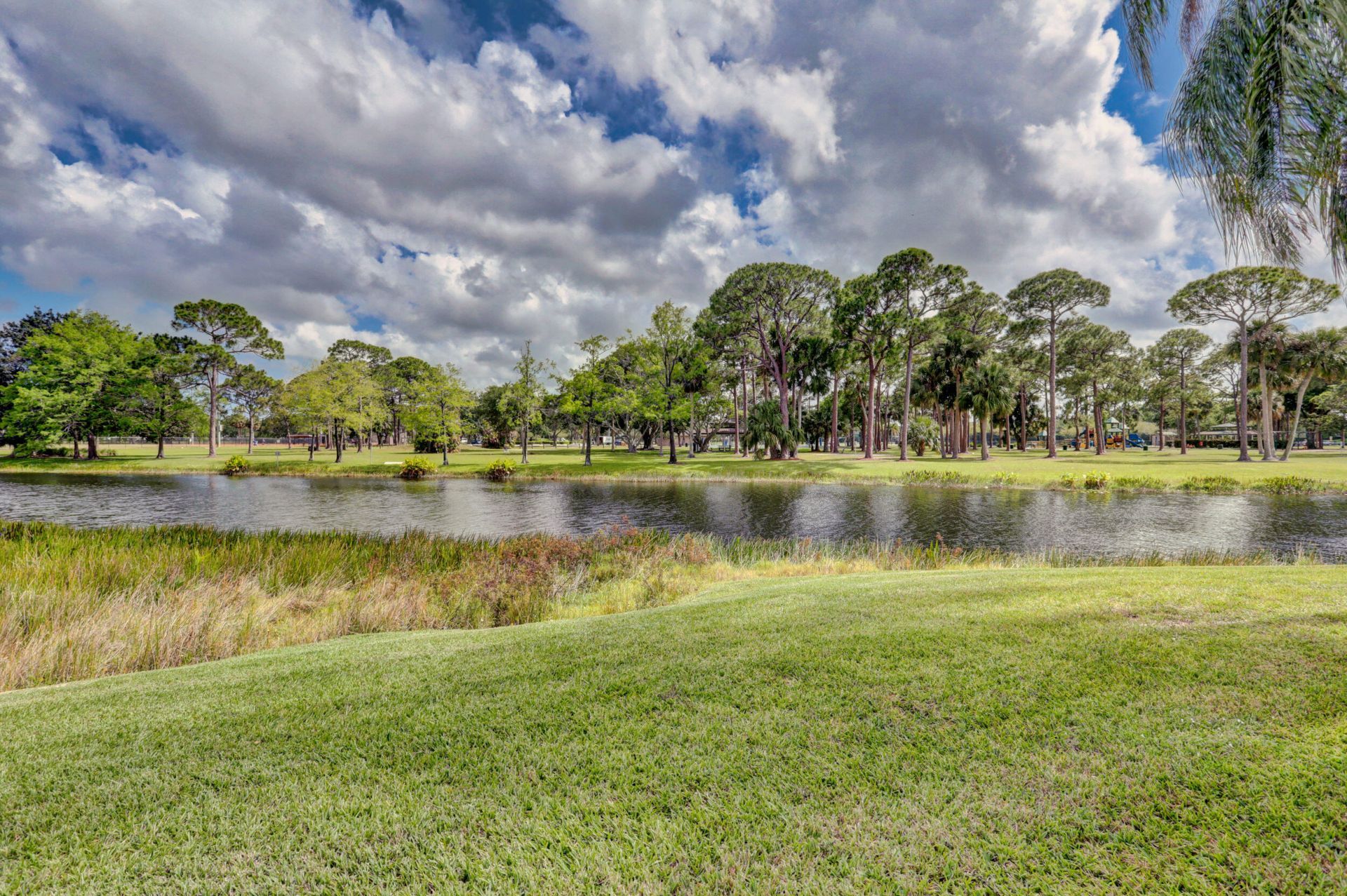 6 Lexington Lane E, Unit D, Palm Beach Gardens, FL 33418 Photo