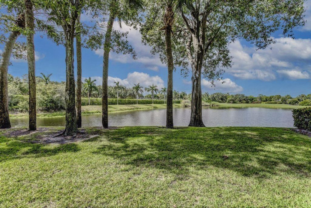 2401 Village Boulevard, Unit 104, West Palm Beach, FL 33409 Photo