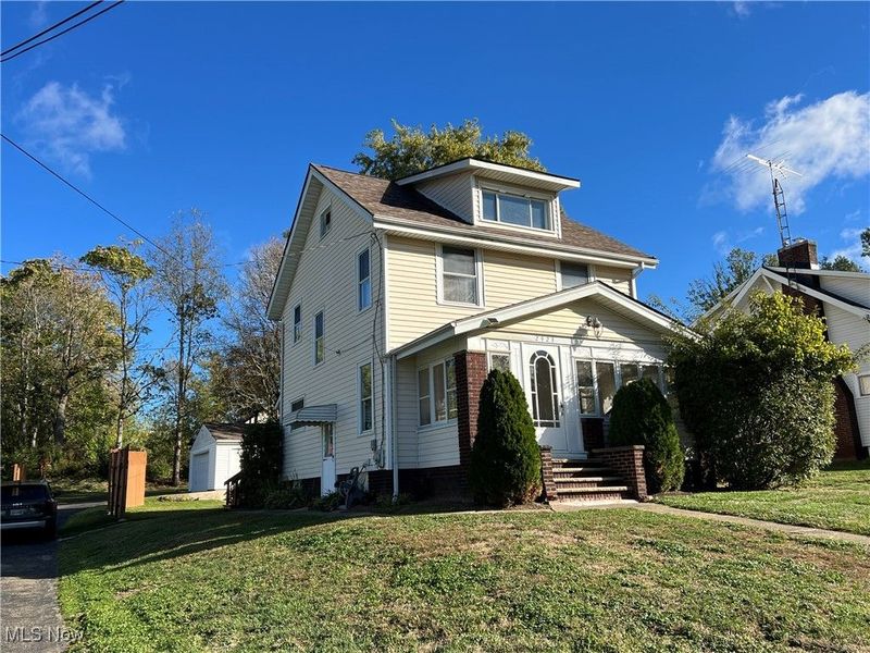 2923 Lincoln Street E, Canton, OH 44707 Photo 1