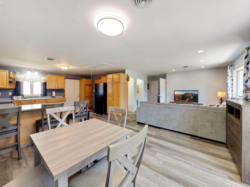 389 Loraine Avenue, Put in Bay, OH 43456 Photo 8