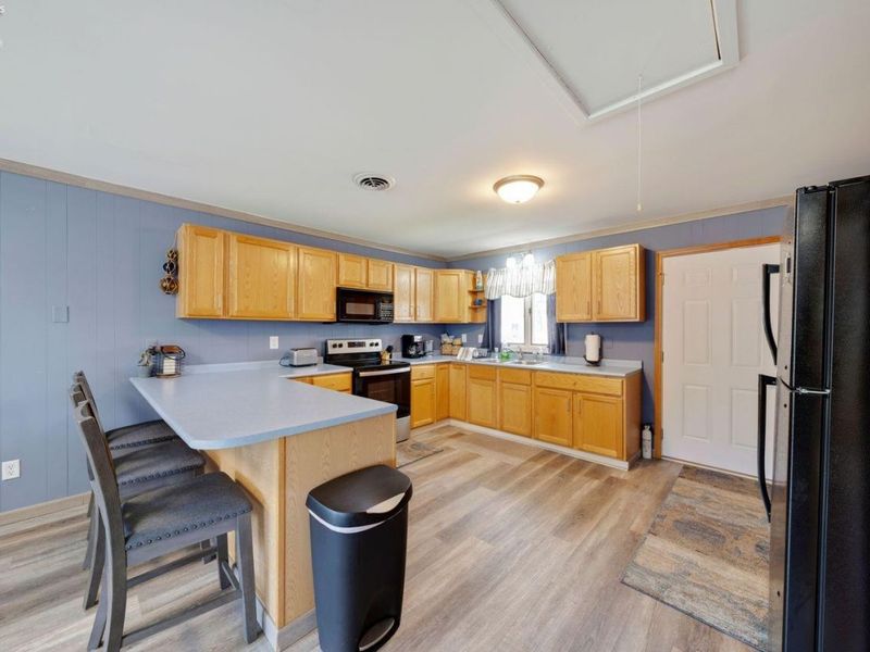 389 Loraine Avenue, Put in Bay, OH 43456 Photo 11