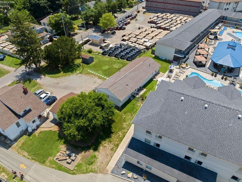 389 Loraine Avenue, Put in Bay, OH 43449 Photo 31