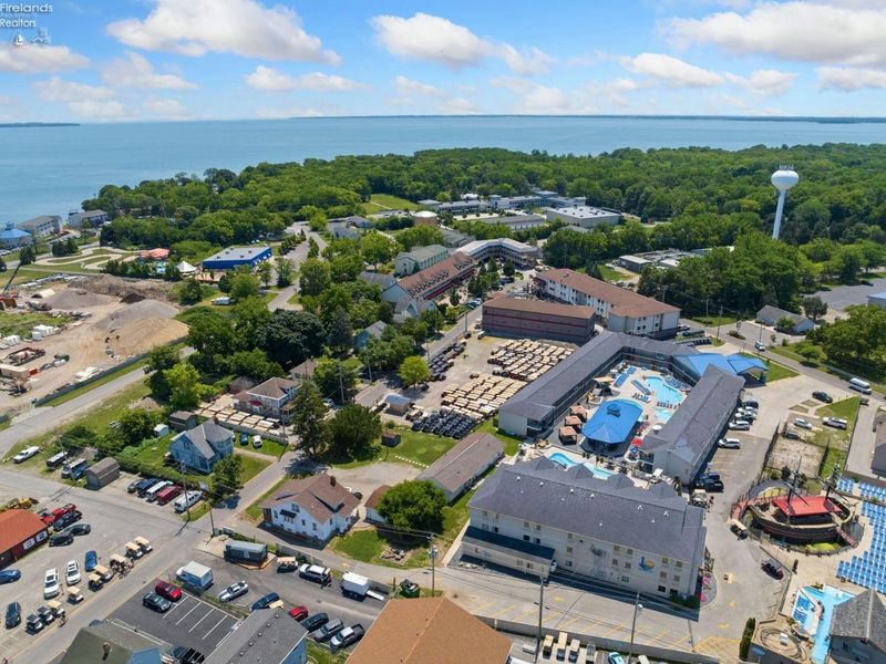 389 Loraine Avenue, Put in Bay, OH 43449 Photo 32