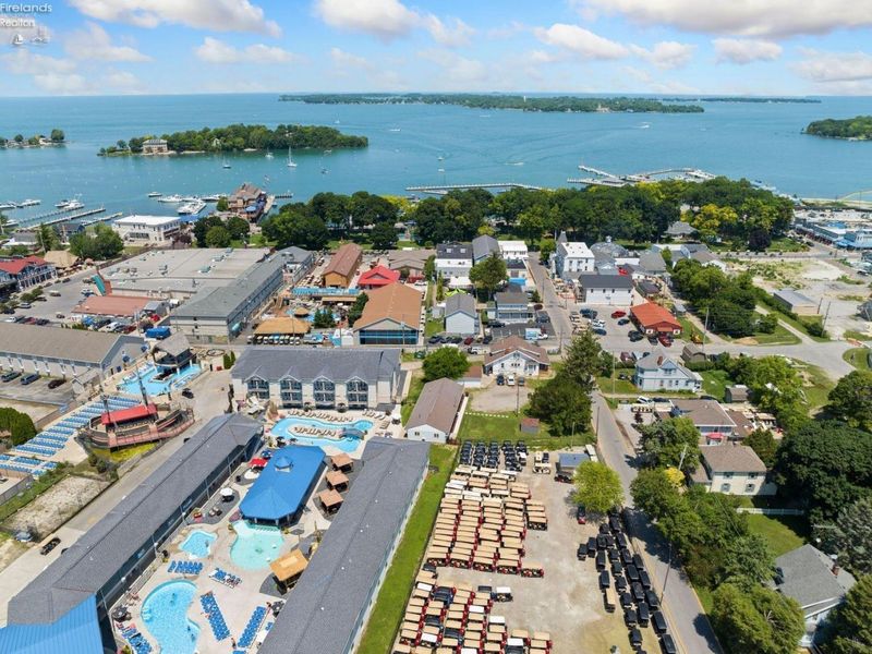 389 Loraine Avenue, Put in Bay, OH 43449 Photo 34