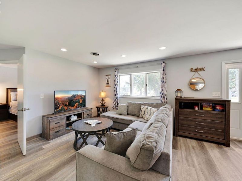 389 Loraine Avenue, Put in Bay, OH 43449 Photo 4