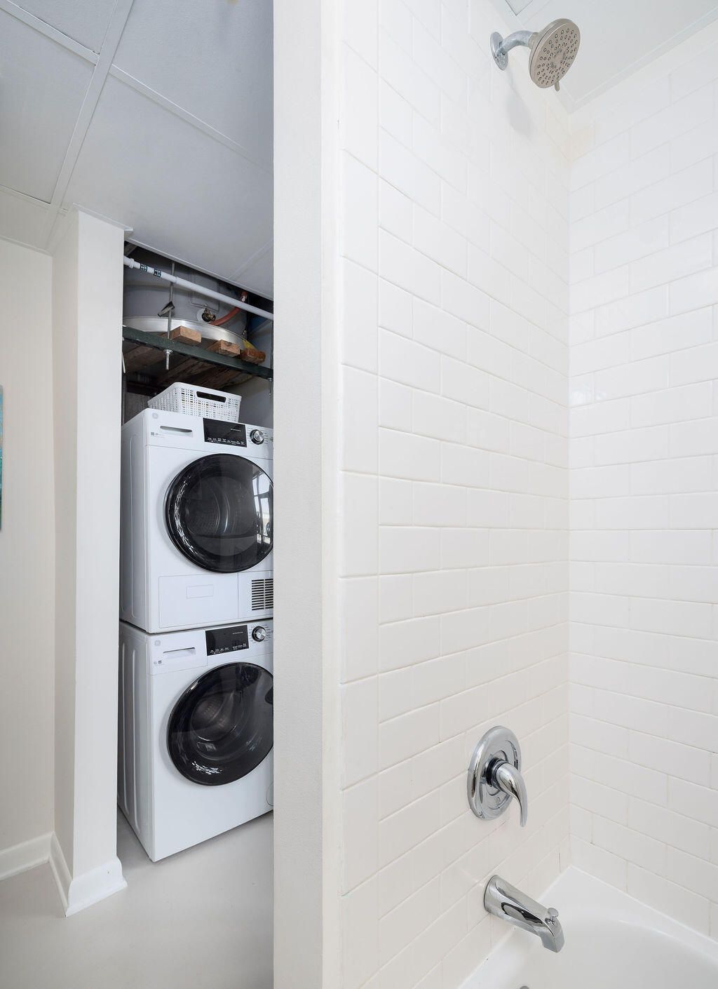 1 Cool Blow Street Photo 16