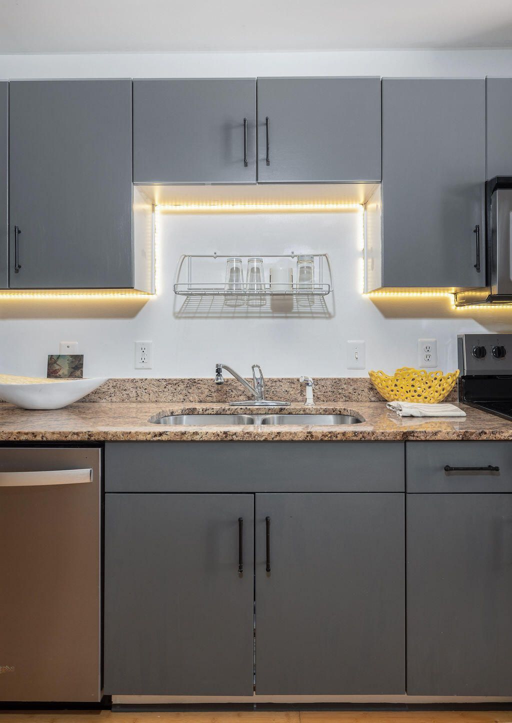 1 Cool Blow Street Photo 21