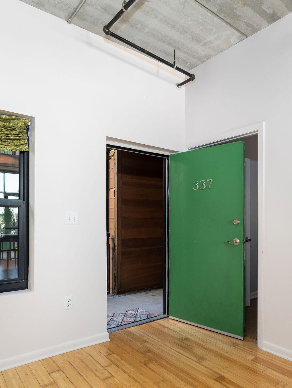 1 Cool Blow Street Photo 23