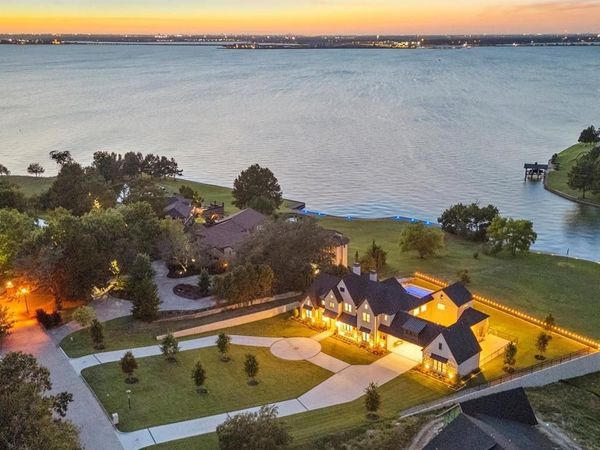 9 Meadowlake Drive, Heath, TX 75032