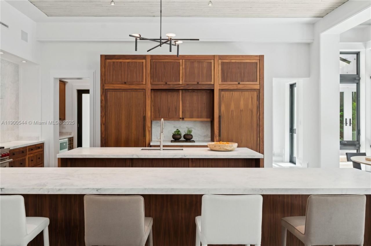 3701 Park Ave, Miami, FL 33133 Photo