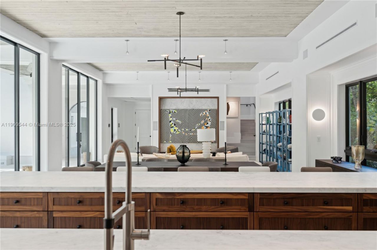 3701 Park Ave, Miami, FL 33133 Photo