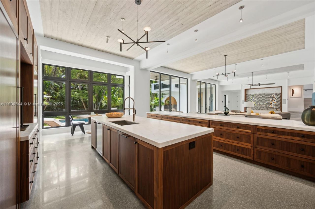 3701 Park Ave, Miami, FL 33133 Photo