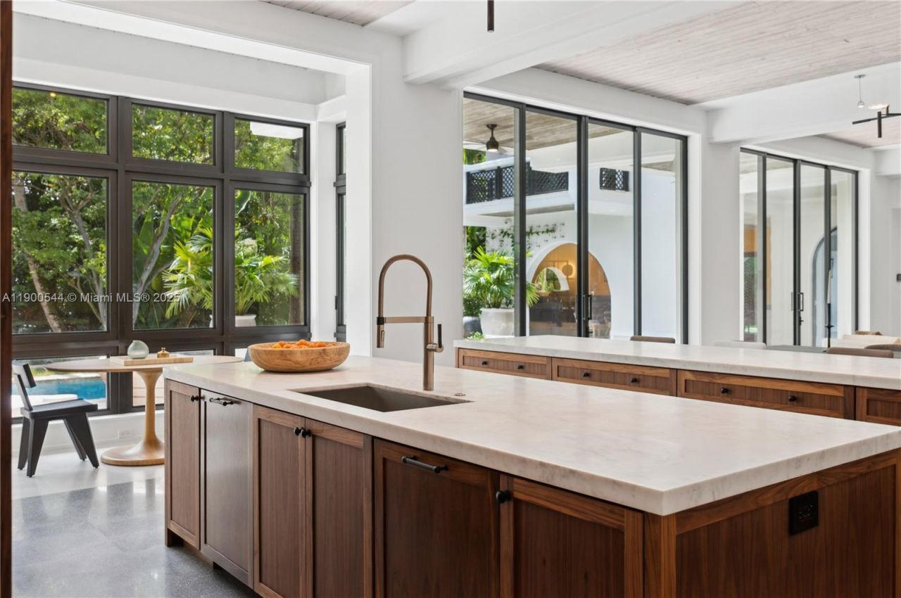 3701 Park Ave, Miami, FL 33133 Photo