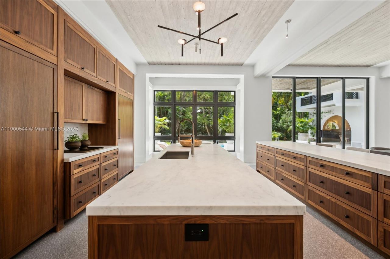 3701 Park Ave, Miami, FL 33133 Photo