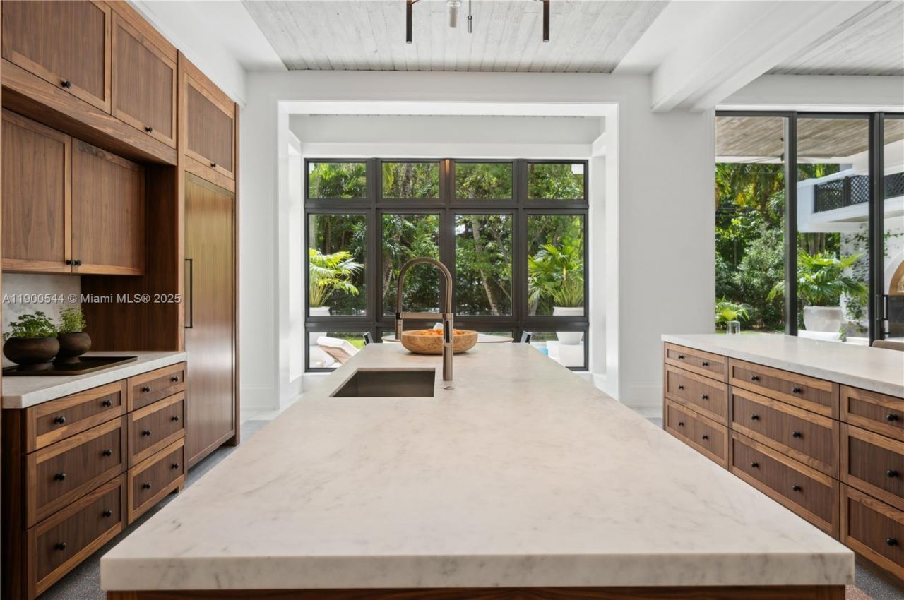 3701 Park Ave, Miami, FL 33133 Photo