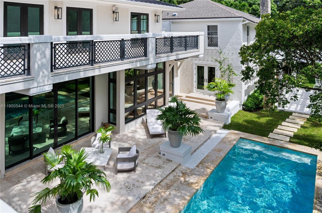 3701 Park Ave, Miami, FL 33133 Photo