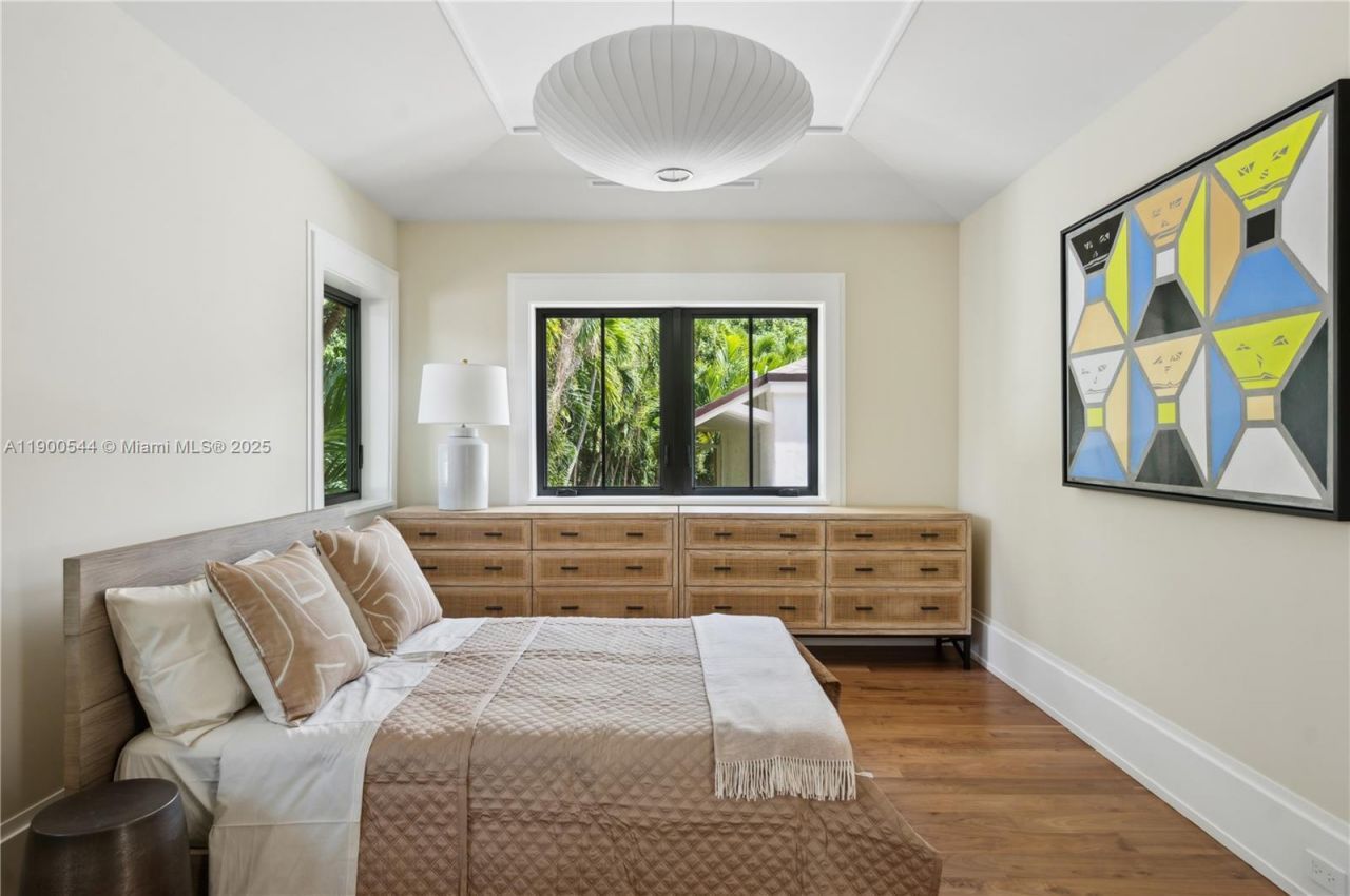 3701 Park Ave, Miami, FL 33133 Photo