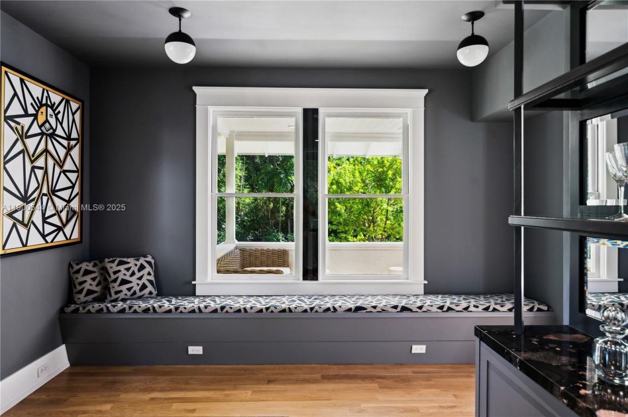 3701 Park Ave, Miami, FL 33133 Photo