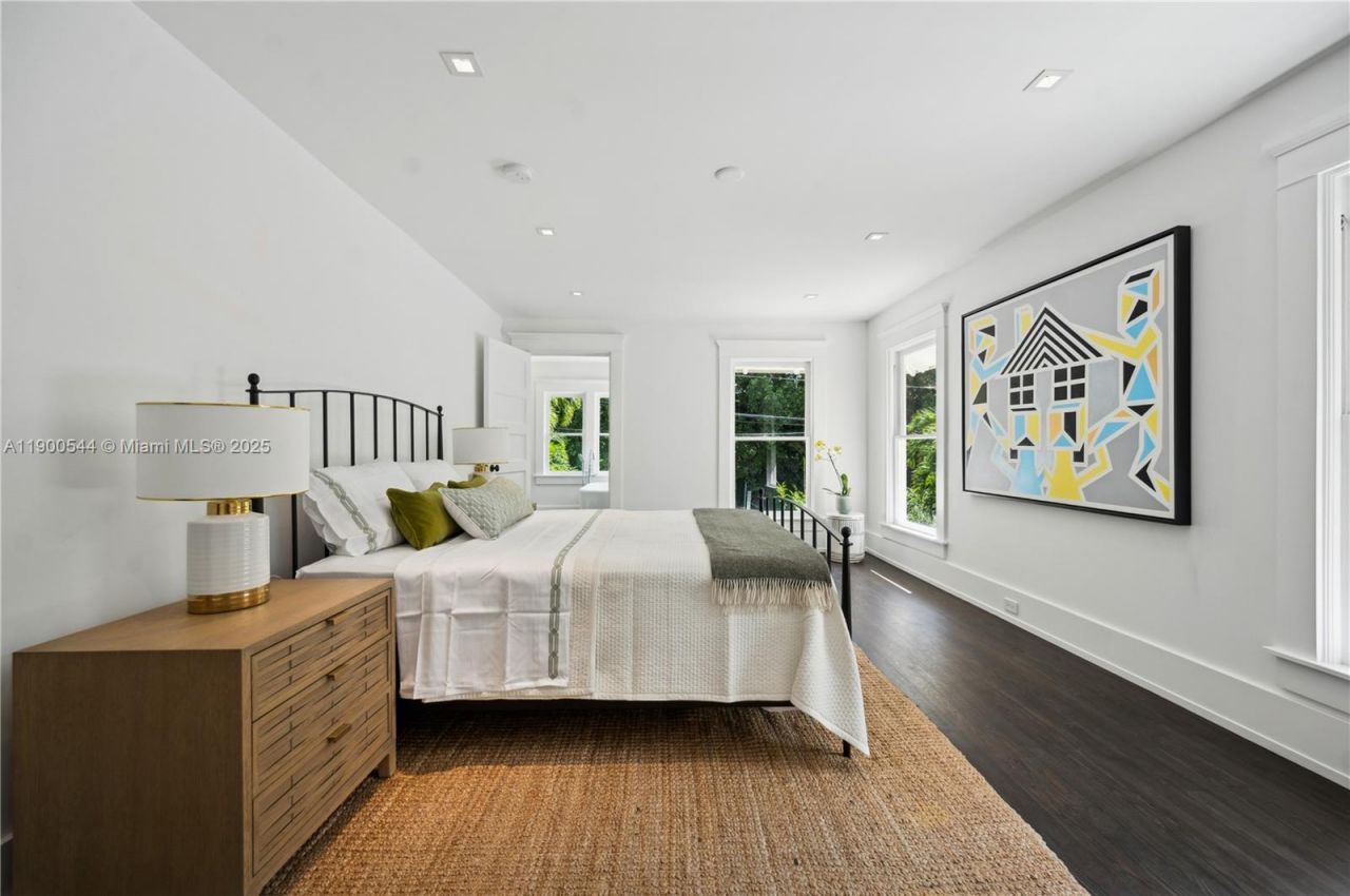 3701 Park Ave, Miami, FL 33133 Photo