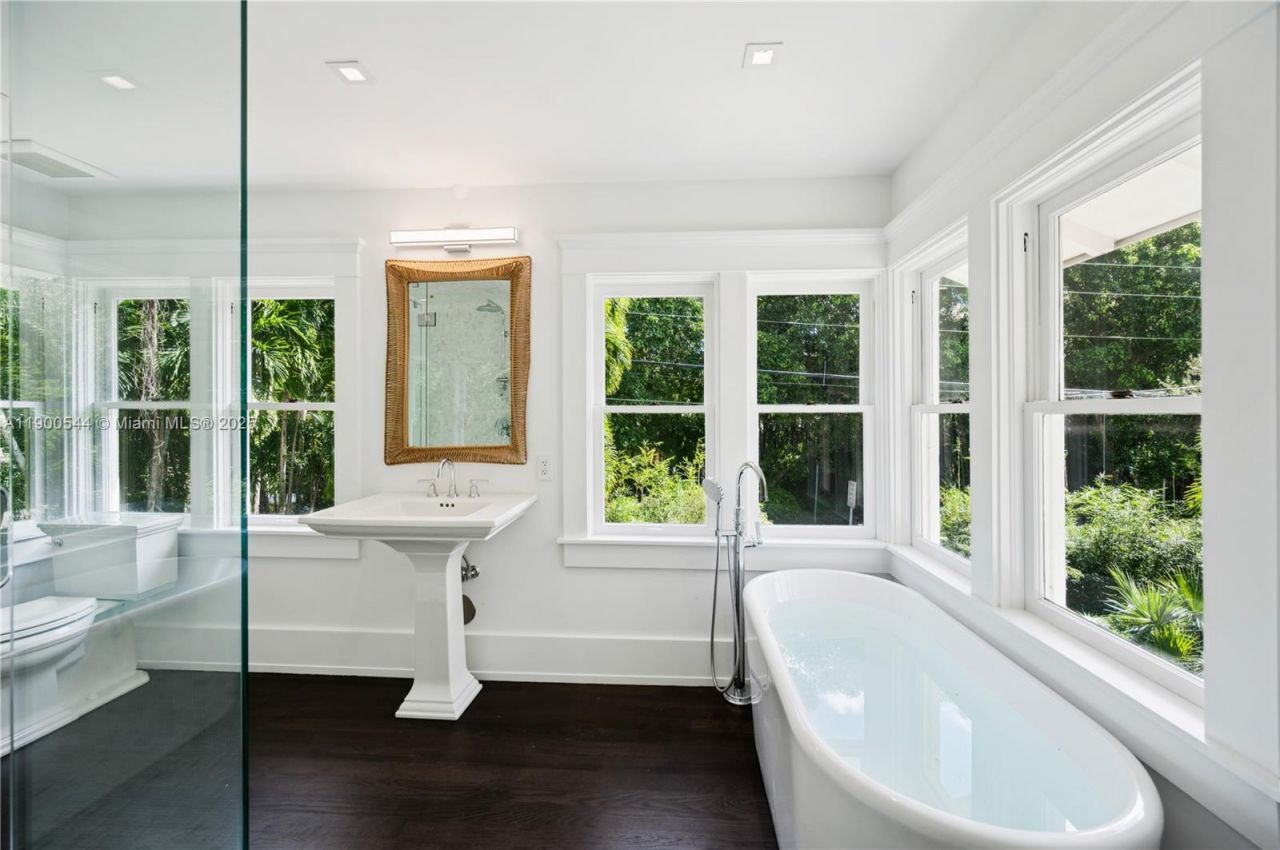 3701 Park Ave, Miami, FL 33133 Photo