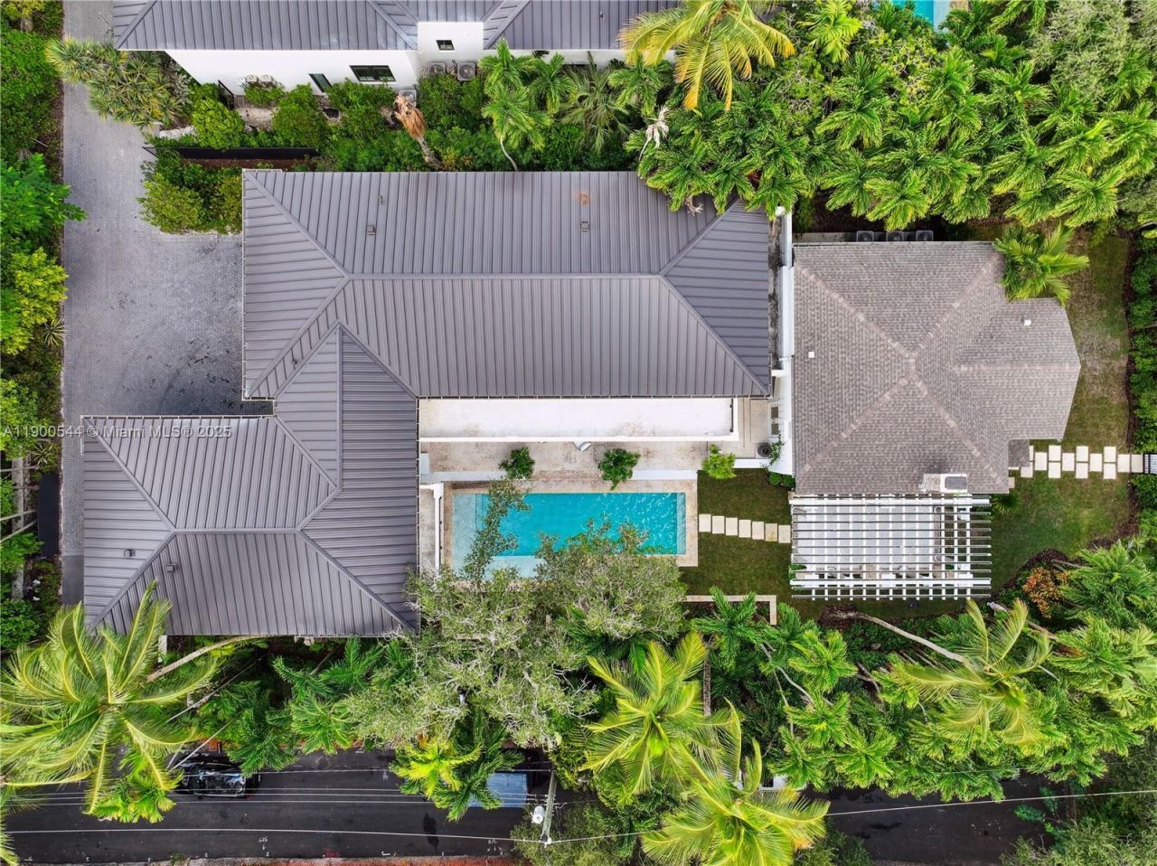 3701 Park Ave, Miami, FL 33133 Photo