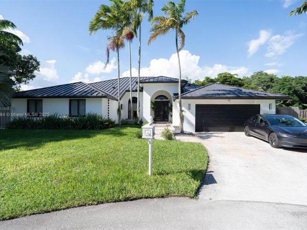 7761 SW 185th St, Cutler Bay, FL 33157