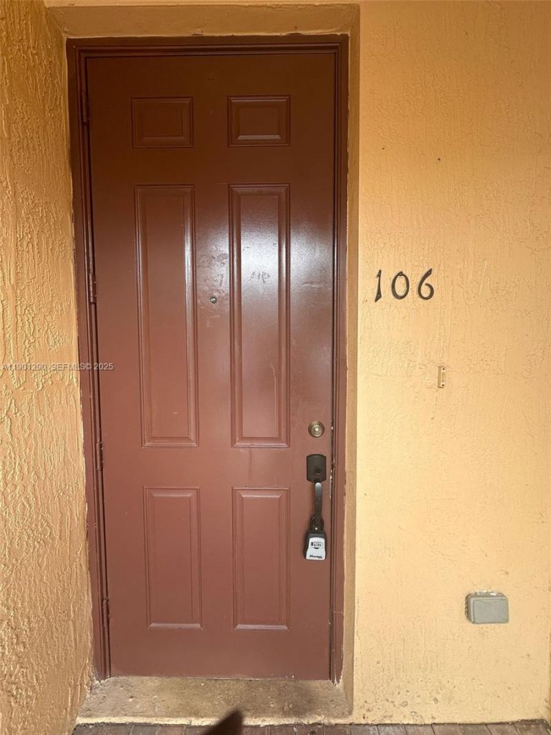 3390 NE 13th Cir Dr, Unit 106-19, Homestead, FL 33033 Photo