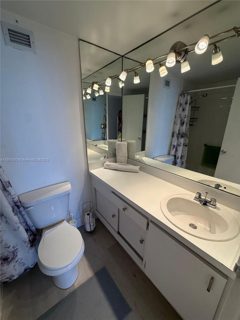 100 Lincoln Rd, Unit 1111, Miami Beach, FL 33139 Photo