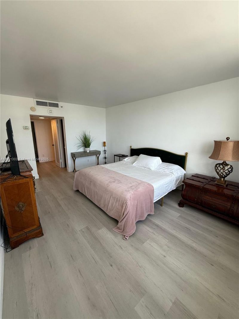 100 Lincoln Rd, Unit 1111, Miami Beach, FL 33139 Photo