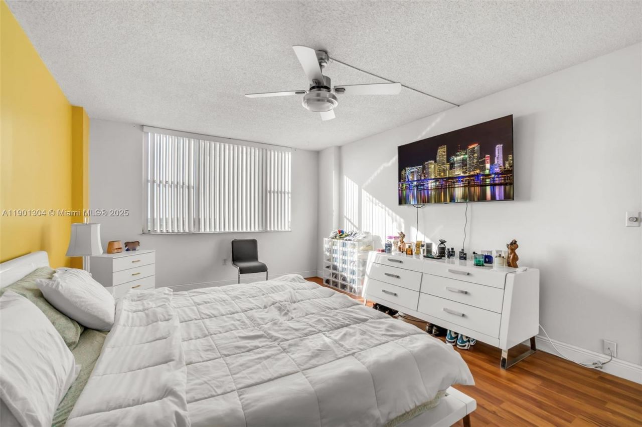 4001 Hillcrest Dr, Unit 812, Hollywood, FL 33021 Photo