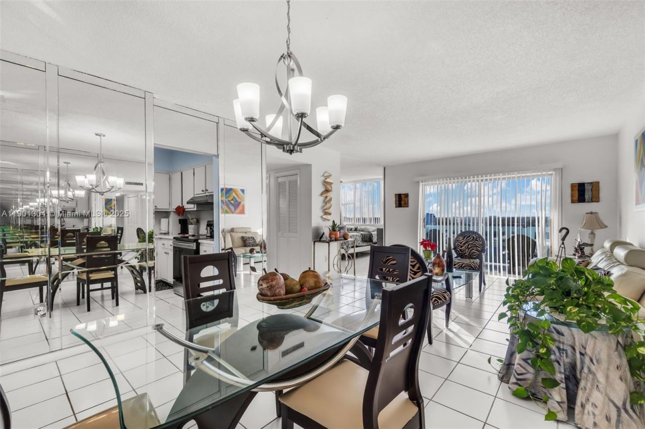 4001 Hillcrest Dr, Unit 812, Hollywood, FL 33021 Photo