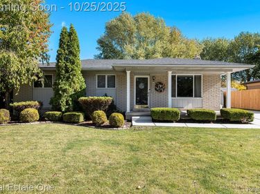 42002 Coulon Drive, Clinton Twp, MI 48038