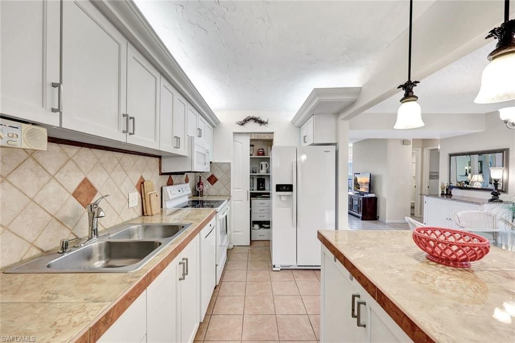 788 Park Shore Dr, Unit E39, Naples, FL 34103 Photo