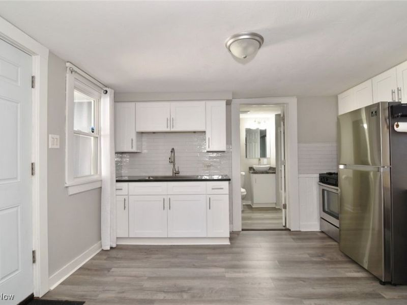 2061 W 33rd Street, Cleveland, OH 44113 Photo 16