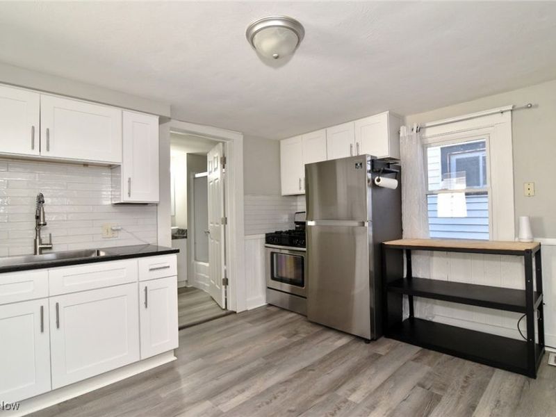 2061 W 33rd Street, Cleveland, OH 44113 Photo 17