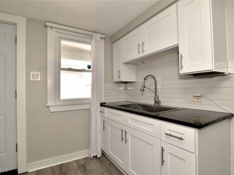 2061 W 33rd Street, Cleveland, OH 44113 Photo 19