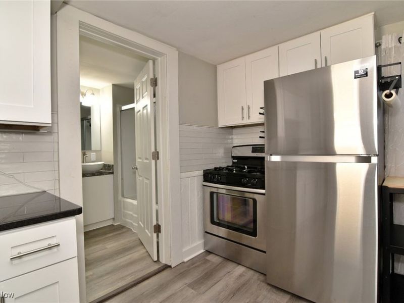 2061 W 33rd Street, Cleveland, OH 44113 Photo 21