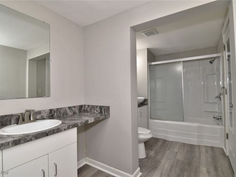 2061 W 33rd Street, Cleveland, OH 44113 Photo 22