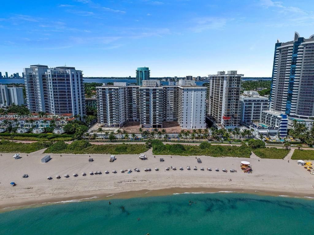 6039 Collins Ave, Unit 1402, Miami Beach, FL 33140 Photo