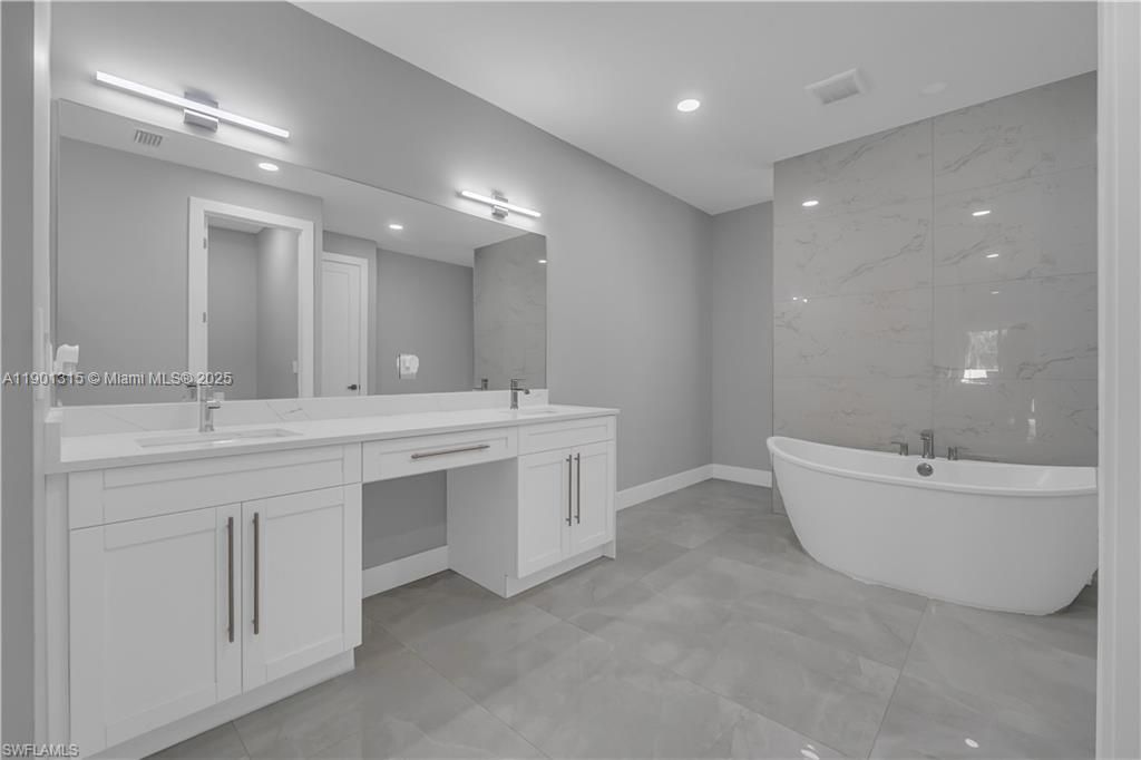 2218 SW 25th St, Cape Coral, FL 33914 Photo