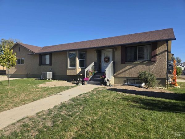 2212 Aries Dr, Nampa, ID 83651