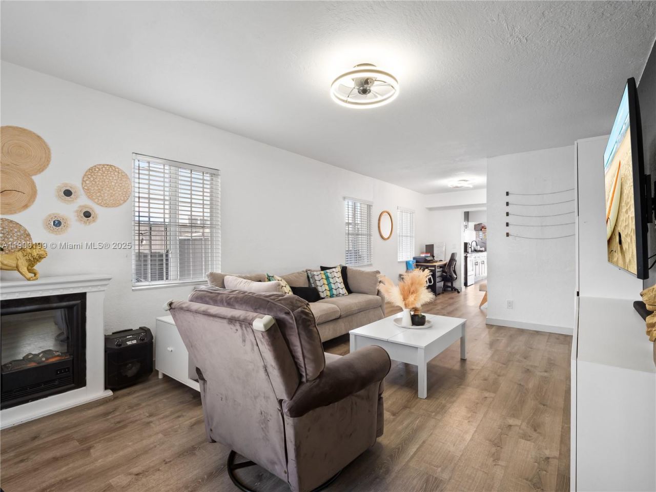 8401 NW 24th Pl, Miami, FL 33147 Photo