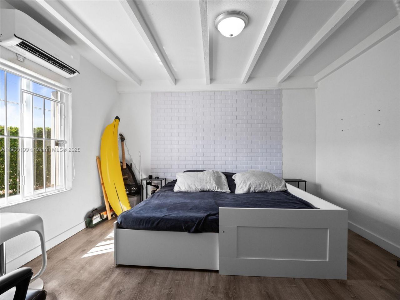 8401 NW 24th Pl, Miami, FL 33147 Photo