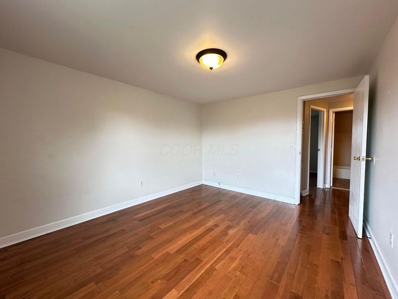 5726 Beechcroft Road, Unit J, Columbus, OH 43229 Photo 13