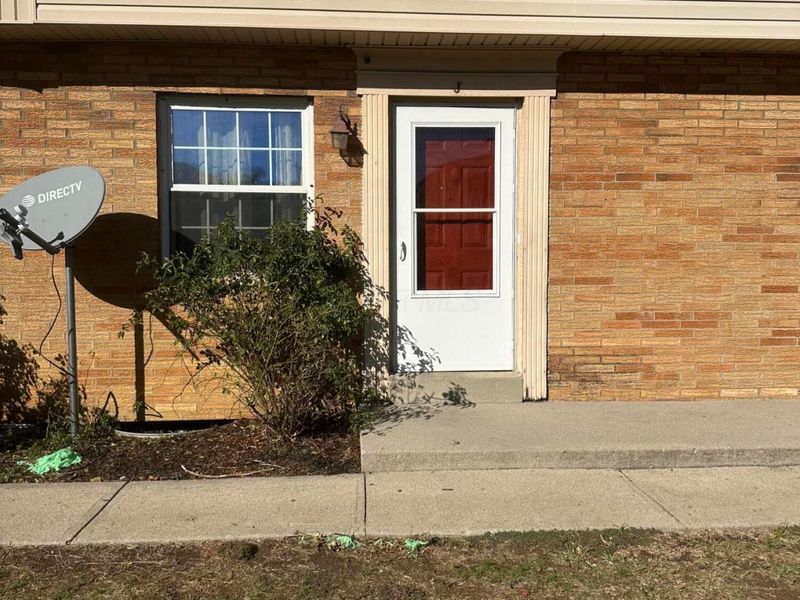 5726 Beechcroft Road, Unit J, Columbus, OH 43229 Photo 2