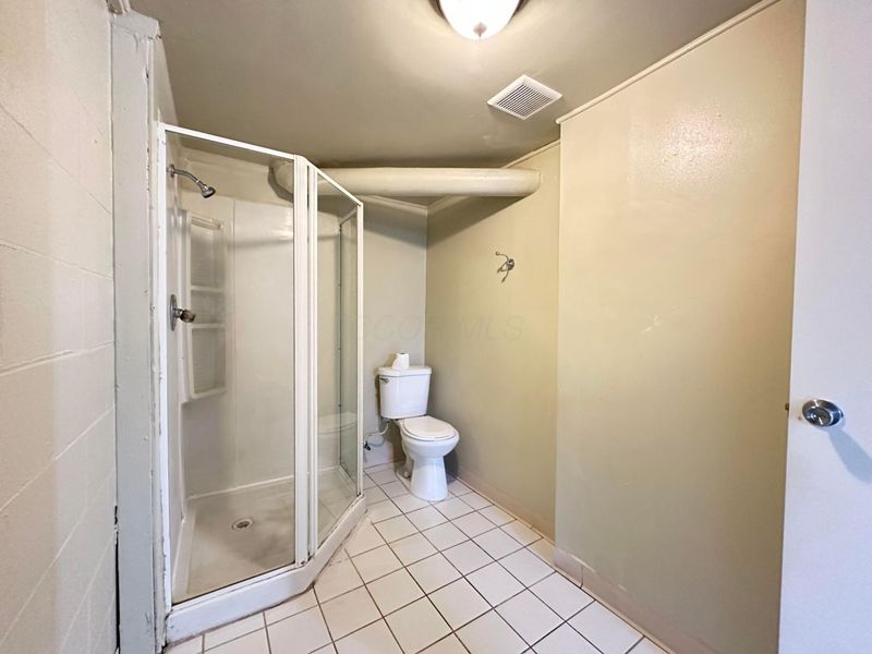 5726 Beechcroft Road, Unit J, Columbus, OH 43229 Photo 23