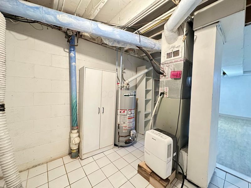 5726 Beechcroft Road, Unit J, Columbus, OH 43229 Photo 26