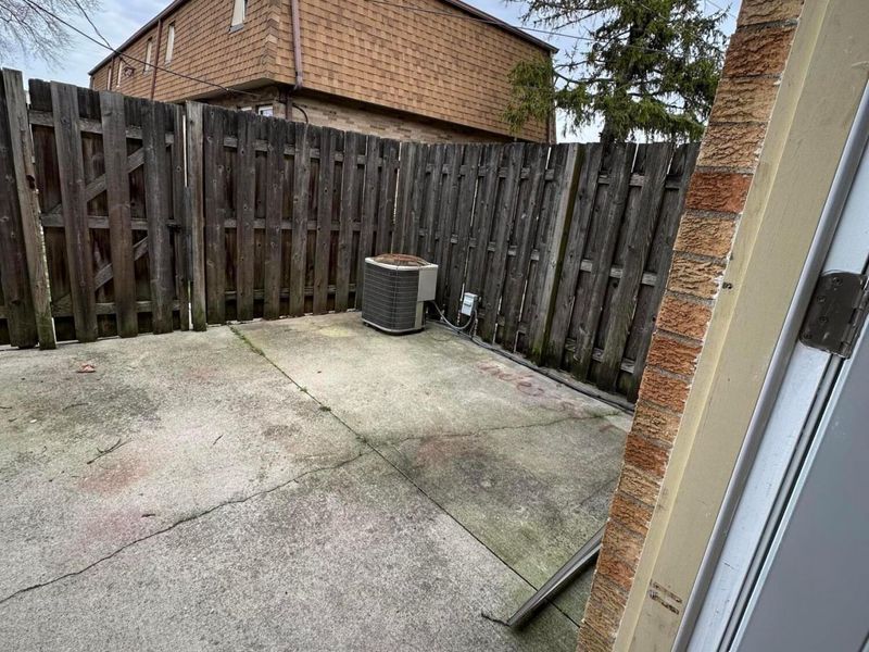 5726 Beechcroft Road, Unit J, Columbus, OH 43229 Photo 28