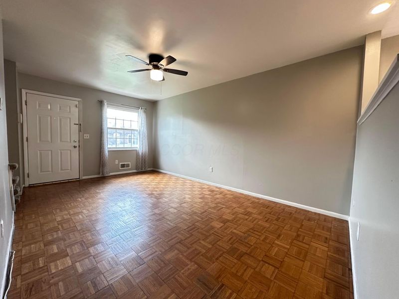 5726 Beechcroft Road, Unit J, Columbus, OH 43229 Photo 5