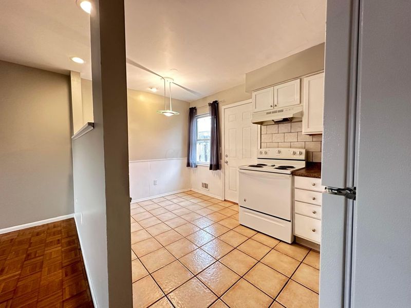 5726 Beechcroft Road, Unit J, Columbus, OH 43229 Photo 7